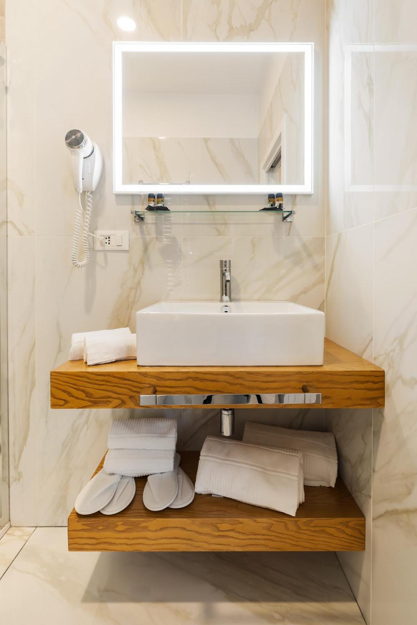 Albadea Deco&Jacuzzi Hotel Rome Exterior photo