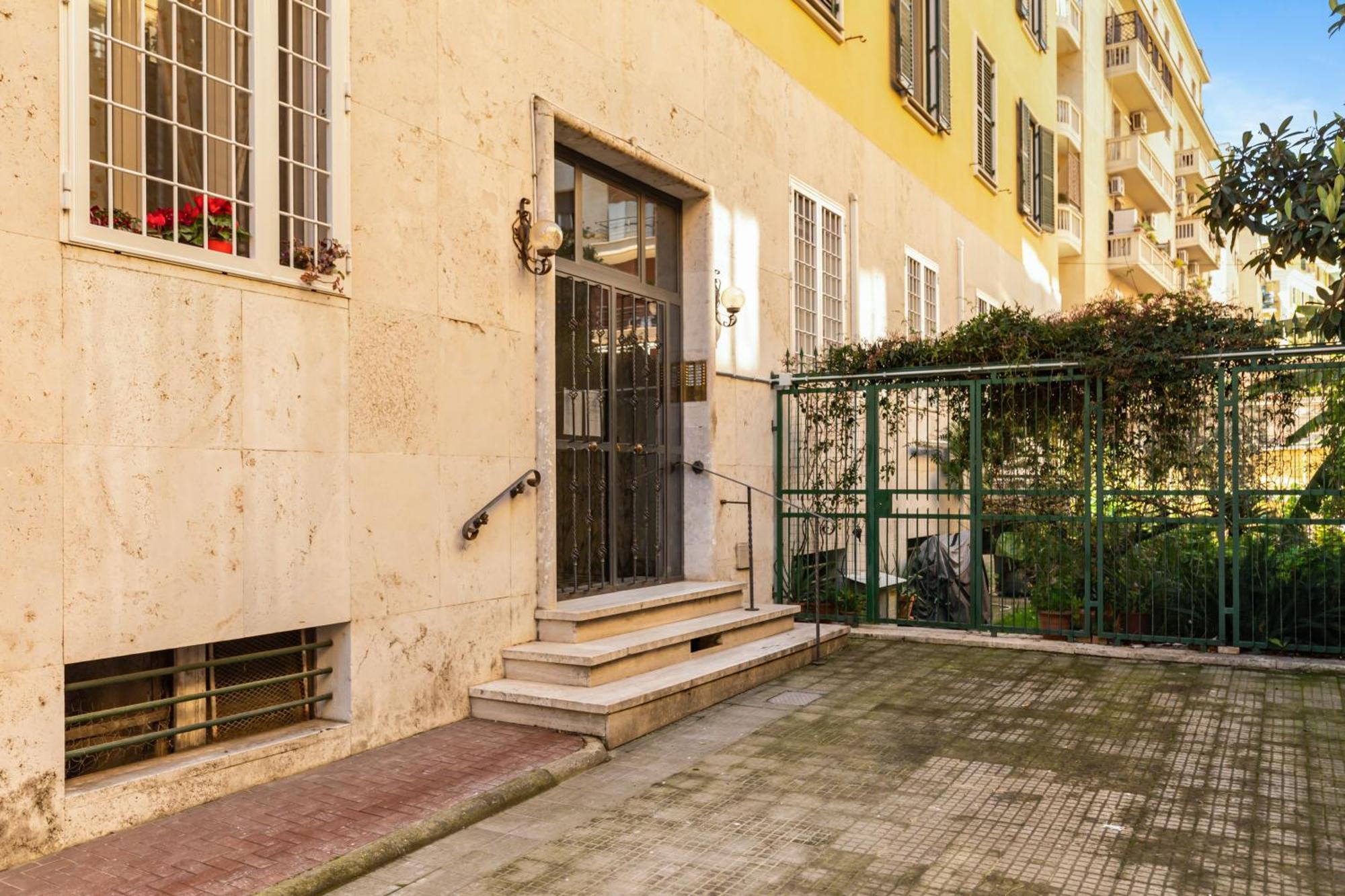 Albadea Deco&Jacuzzi Hotel Rome Exterior photo